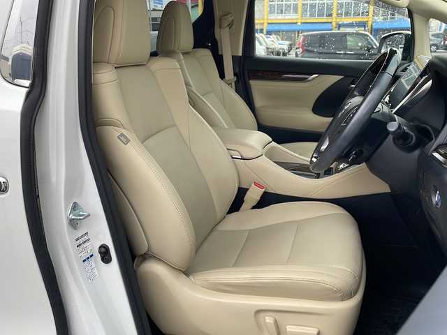 トヨタ アルファードハイブリット G Fパッケージ 道北・旭川 2020(令2)年 3.7万km ホワイトパールクリスタルシャイン /4WD//禁煙車//JBLサウンド//純正ディスプレイオーディオナビ機能付//CD/DVD/BD/SD/MSV/BT/フルセグ//後席フリップダウンモニター//パノラミックビューモニター//デジタルインナーミラー//両側パワースライドドア//ベージュ合皮シート//運転席メモリシート//パワーシート//シートヒーター&エアシート//トヨタセーフティセンス//PCS/ACC/LTA/BSM/RCTA/PKSB/RSA//クリアランスソナー//パーキングアシスト//ステアリングヒーター//オートハイビーム//オートライト//3眼LEDヘッドライト//フォグライト//ビルトインETC2.0//前後ドライブレコーダー//オートリトラミラー//オートワイパー//サンシェード//純正フロアマット//ドアバイザー//保証書//取説