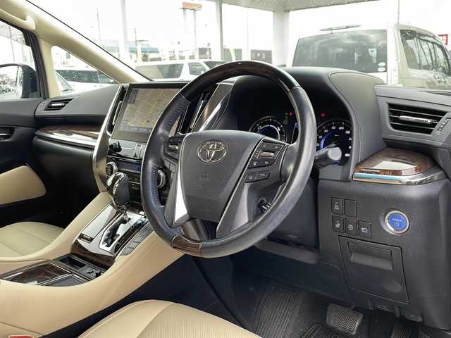 トヨタ アルファードハイブリット G Fパッケージ 道北・旭川 2020(令2)年 3.7万km ホワイトパールクリスタルシャイン /4WD//禁煙車//JBLサウンド//純正ディスプレイオーディオナビ機能付//CD/DVD/BD/SD/MSV/BT/フルセグ//後席フリップダウンモニター//パノラミックビューモニター//デジタルインナーミラー//両側パワースライドドア//ベージュ合皮シート//運転席メモリシート//パワーシート//シートヒーター&エアシート//トヨタセーフティセンス//PCS/ACC/LTA/BSM/RCTA/PKSB/RSA//クリアランスソナー//パーキングアシスト//ステアリングヒーター//オートハイビーム//オートライト//3眼LEDヘッドライト//フォグライト//ビルトインETC2.0//前後ドライブレコーダー//オートリトラミラー//オートワイパー//サンシェード//純正フロアマット//ドアバイザー//保証書//取説