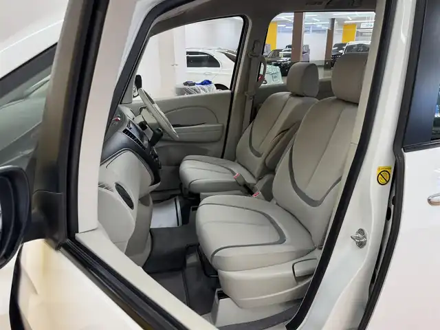 マツダ ビアンテ アイストップ スマートED 群馬県 2010(平22)年 4.7万km クリスタルホワイトパールマイカ 社外ナビ/　（AM/FM/CD/AUX）/フルセグTV/両側パワースライドドア/ETC/ディスチャージヘッドランプ/クリーンエアパッケージ/・「ｎａｎｏｅイオン」/・アレルバスター搭載フィルター/・消臭天井/・リアヒーター/ｉ－ｓｔｏｐ（アイ・ストップ）/アドバンストキーレスエントリー/横滑り防止機構