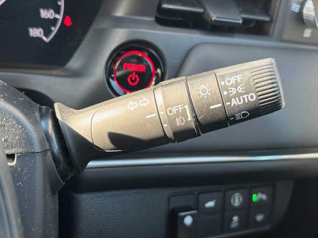 ホンダ ヴェゼル ハイブリッド e:HEV Z 宮城県 2023(令5)年 2.4万km プラチナホワイトパール 登録時走行距離23730km/純正SDナビ/フルセグTV/Bluetooth/USB/シートヒーター/置くだけ充電/追従クルーズコントロール/バックカメラ/ドライブレコーダー/パドルシフト/コーナーセンサー/プッシュスタート/車線維持支援システム/オートハイビーム/LEDヘッドライト/フルエアロ/ステアリングリモコン/横滑り防止装置/オートライト/純正フロアマット