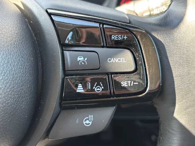 ホンダ ヴェゼル ハイブリッド e:HEV Z 宮城県 2023(令5)年 2.4万km プラチナホワイトパール 登録時走行距離23730km/純正SDナビ/フルセグTV/Bluetooth/USB/シートヒーター/置くだけ充電/追従クルーズコントロール/バックカメラ/ドライブレコーダー/パドルシフト/コーナーセンサー/プッシュスタート/車線維持支援システム/オートハイビーム/LEDヘッドライト/フルエアロ/ステアリングリモコン/横滑り防止装置/オートライト/純正フロアマット