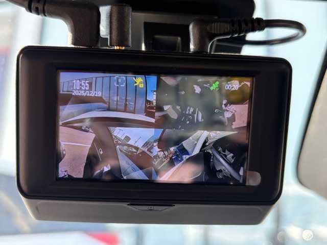 ホンダ ヴェゼル ハイブリッド e:HEV Z 宮城県 2023(令5)年 2.4万km プラチナホワイトパール 登録時走行距離23730km/純正SDナビ/フルセグTV/Bluetooth/USB/シートヒーター/置くだけ充電/追従クルーズコントロール/バックカメラ/ドライブレコーダー/パドルシフト/コーナーセンサー/プッシュスタート/車線維持支援システム/オートハイビーム/LEDヘッドライト/フルエアロ/ステアリングリモコン/横滑り防止装置/オートライト/純正フロアマット