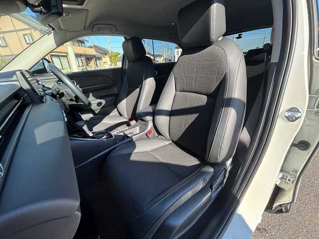 ホンダ ヴェゼル ハイブリッド e:HEV Z 宮城県 2023(令5)年 2.4万km プラチナホワイトパール 登録時走行距離23730km/純正SDナビ/フルセグTV/Bluetooth/USB/シートヒーター/置くだけ充電/追従クルーズコントロール/バックカメラ/ドライブレコーダー/パドルシフト/コーナーセンサー/プッシュスタート/車線維持支援システム/オートハイビーム/LEDヘッドライト/フルエアロ/ステアリングリモコン/横滑り防止装置/オートライト/純正フロアマット