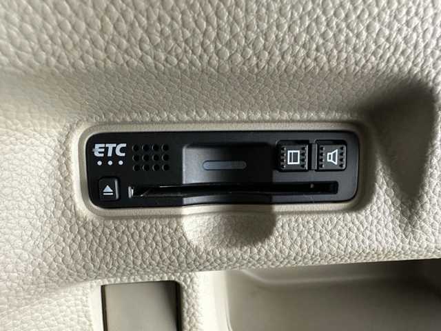 ホンダ Ｎ ＢＯＸ G L ホンダセンシング 兵庫県 2019(令1)年 3.1万km プレミアムアイボリーパールⅡ 純正ナビ(CD/DVD/Bluetooth/フルセグTV）/バックカメラ/両側パワースライドドア/純正ETC/純正フロアマット/追従型クルーズコントロール/ホンダセンシング/レーンキープアシスト/スマートキー/プッシュスタート/電動格納ミラー/ドアバイザー/オートライト/LEDヘッドライト