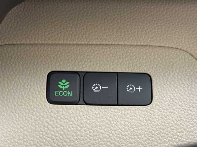 ホンダ Ｎ ＢＯＸ G L ホンダセンシング 兵庫県 2019(令1)年 3.1万km プレミアムアイボリーパールⅡ 純正ナビ(CD/DVD/Bluetooth/フルセグTV）/バックカメラ/両側パワースライドドア/純正ETC/純正フロアマット/追従型クルーズコントロール/ホンダセンシング/レーンキープアシスト/スマートキー/プッシュスタート/電動格納ミラー/ドアバイザー/オートライト/LEDヘッドライト