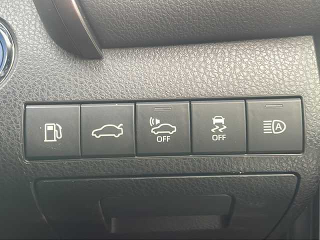 トヨタ カムリ G レザーパッケージ 福島県 2017(平29)年 11.1万km プラチナホワイトパールマイカ トヨタセーフティセンス/・オートマチックハイビーム/・車線逸脱警報装置/・アダプティブクルーズコントロール/・衝突被害軽減ブレーキ/・ブラインドスポットモニター/純正ナビ/・フルセグTV/BT/SD/CD/DVD/AUX/USB/FM/AM/・バックカメラ/・ドライブレコーダー/・ビルトインETC/レザーシート/・D+N席パワーシート/・D+N席シートヒーター/革張りステアリング/・ステアリングスイッチ/MTモード付AT/電子パーキング/・オートブレーキホールド/プッシュスタート/・スマートキー/・エンジンスターター/電動格納ミラー/・ウィンカーミラー/コーナーセンサー/LEDヘッドライト/・フォグランプ/・オートライト/寒冷地仕様/純正フロアマット/純正ドアバイザー/積込みスタッドレス/・溝7mm/・jokerAW