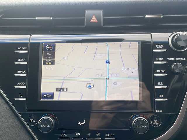 トヨタ カムリ G レザーパッケージ 福島県 2017(平29)年 11.1万km プラチナホワイトパールマイカ トヨタセーフティセンス/・オートマチックハイビーム/・車線逸脱警報装置/・アダプティブクルーズコントロール/・衝突被害軽減ブレーキ/・ブラインドスポットモニター/純正ナビ/・フルセグTV/BT/SD/CD/DVD/AUX/USB/FM/AM/・バックカメラ/・ドライブレコーダー/・ビルトインETC/レザーシート/・D+N席パワーシート/・D+N席シートヒーター/革張りステアリング/・ステアリングスイッチ/MTモード付AT/電子パーキング/・オートブレーキホールド/プッシュスタート/・スマートキー/・エンジンスターター/電動格納ミラー/・ウィンカーミラー/コーナーセンサー/LEDヘッドライト/・フォグランプ/・オートライト/寒冷地仕様/純正フロアマット/純正ドアバイザー/積込みスタッドレス/・溝7mm/・jokerAW