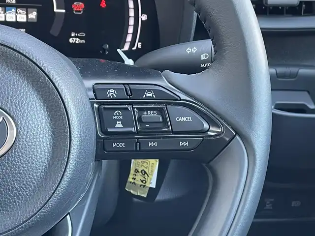 トヨタ シエンタ ハイブリッド Z 東京都 2025(令7)年 0.8万km アーバンカーキ 純正ナビ　/Bluetooth　/フルセグTV　/全周囲カメラ　/両側電動スライドドア　/レーダークルーズコントロールシステム　/BSM　/ドライブレコーダー　/純正フロアマット　/純正LED　/衝突被害軽減システム/ABS/横滑り防止装置/コーナーセンサー/レーンアシスト/盗難防止装置/オートライト/オートマチックハイビーム