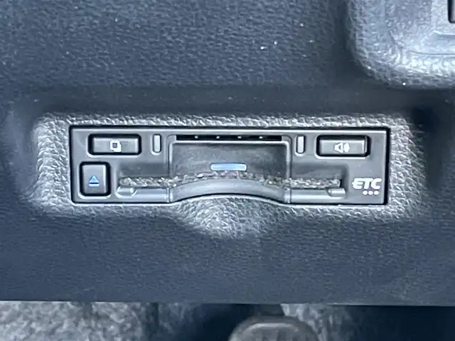 トヨタ シエンタ ハイブリッド Z 東京都 2025(令7)年 0.8万km アーバンカーキ 純正ナビ　/Bluetooth　/フルセグTV　/全周囲カメラ　/両側電動スライドドア　/レーダークルーズコントロールシステム　/BSM　/ドライブレコーダー　/純正フロアマット　/純正LED　/衝突被害軽減システム/ABS/横滑り防止装置/コーナーセンサー/レーンアシスト/盗難防止装置/オートライト/オートマチックハイビーム