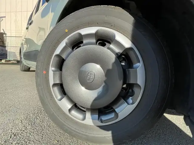 トヨタ シエンタ ハイブリッド Z 東京都 2025(令7)年 0.8万km アーバンカーキ 純正ナビ　/Bluetooth　/フルセグTV　/全周囲カメラ　/両側電動スライドドア　/レーダークルーズコントロールシステム　/BSM　/ドライブレコーダー　/純正フロアマット　/純正LED　/衝突被害軽減システム/ABS/横滑り防止装置/コーナーセンサー/レーンアシスト/盗難防止装置/オートライト/オートマチックハイビーム