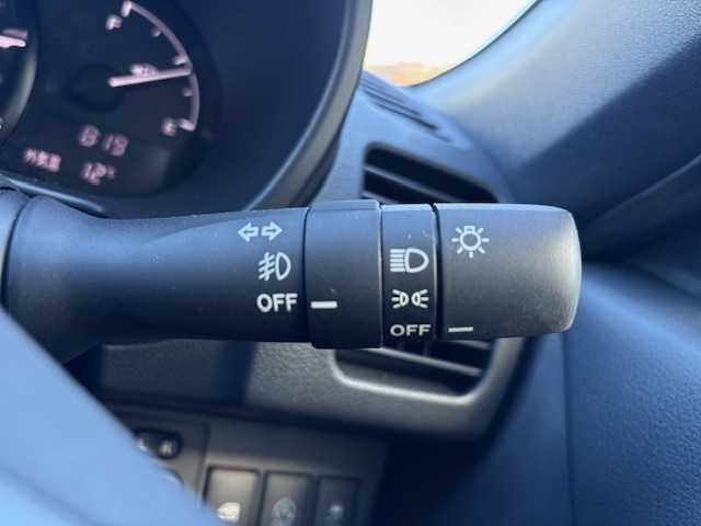 ダイハツ コペン ローブ 大阪府 2021(令3)年 1万km ブラックマイカメタリック 社外ナビ【CN-E330D】/　CD/BT/フルセグTV/バックカメラ/ETC/MTモード/シートヒーター/ハーフレザーシート/電動オープン/ドライブレコーダー/LEDヘッドライト/革巻きステアリング/ステアリングスイッチ/プッシュスタート/スマートキー/純正16インチアルミ