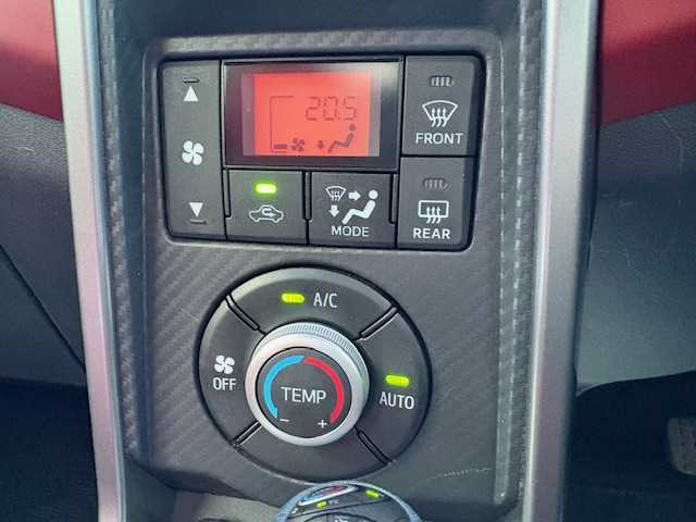 ダイハツ コペン ローブ 大阪府 2021(令3)年 1万km ブラックマイカメタリック 社外ナビ【CN-E330D】/　CD/BT/フルセグTV/バックカメラ/ETC/MTモード/シートヒーター/ハーフレザーシート/電動オープン/ドライブレコーダー/LEDヘッドライト/革巻きステアリング/ステアリングスイッチ/プッシュスタート/スマートキー/純正16インチアルミ