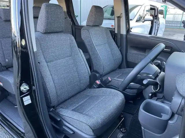 トヨタ シエンタ Z 東京都 2023(令5)年 2.7万km ブラック ワンオーナー/純正１０型ＤＡ＆フルセグ/・BluetoothAudio/・AppleCarPlay/AndroidAuto/ＬＥＤヘッドライト　/ハンズフリーパワースライドドア　/Ｂｉ－ＢｅａｍＬＥＤヘッドランプ　/ブラックファブリックコンビシート　/セーフティセンス　/（衝突回避支援パッケージ）/・プリクラッシュセーフティ/・レーンディパーチャーアラート/・レーダークルーズコントロール/・アダプティブクルーズコントロール/・ロードサインアシスト/・発進遅れ告知l機能/ブラインドスポットモニター/パーキングサポートブレーキ/バックカメラ/ビルトインETC車載器