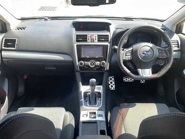 スバル レヴォーグ 1．6GT－S アイサイト 道東・釧路十勝 2015(平27)年 5.6万km クリスタルホワイトP 4WD/ターボ/アドバンストパッケージ/社外メモリナビ/（フルセグ・AM・FM・CD・DVD・BT）/バックカメラ/ETC/アイサイトVer3/追従クルーズコントロール/LEDヘッドランプ/オートライト/フォグランプ/純正18インチアルミ/革巻きステアリング/パドルシフト/パワーシート/USB電源