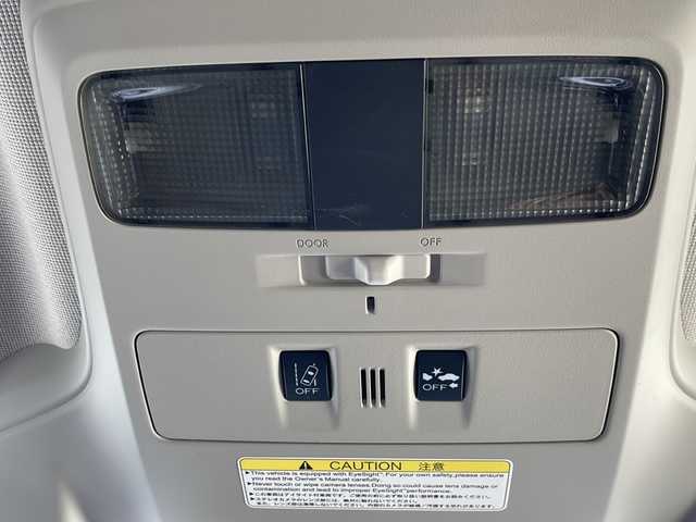 スバル レヴォーグ 1．6GT－S アイサイト 道東・釧路十勝 2015(平27)年 5.6万km クリスタルホワイトP 4WD/ターボ/アドバンストパッケージ/社外メモリナビ/（フルセグ・AM・FM・CD・DVD・BT）/バックカメラ/ETC/アイサイトVer3/追従クルーズコントロール/LEDヘッドランプ/オートライト/フォグランプ/純正18インチアルミ/革巻きステアリング/パドルシフト/パワーシート/USB電源