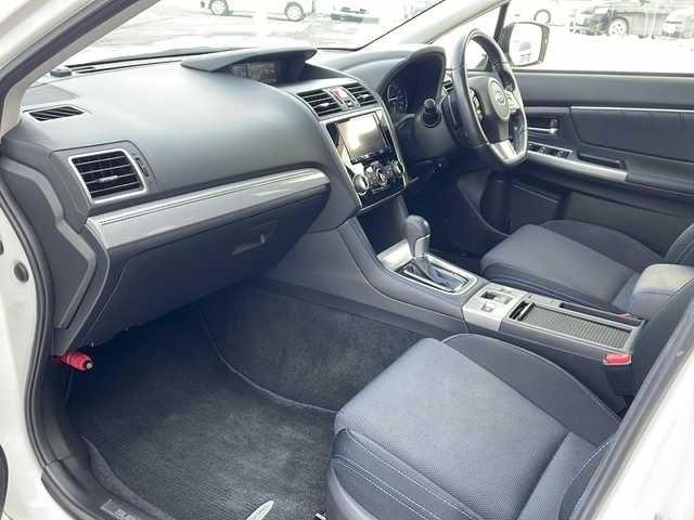 スバル レヴォーグ 1．6GT－S アイサイト 道東・釧路十勝 2015(平27)年 5.6万km クリスタルホワイトP 4WD/ターボ/アドバンストパッケージ/社外メモリナビ/（フルセグ・AM・FM・CD・DVD・BT）/バックカメラ/ETC/アイサイトVer3/追従クルーズコントロール/LEDヘッドランプ/オートライト/フォグランプ/純正18インチアルミ/革巻きステアリング/パドルシフト/パワーシート/USB電源