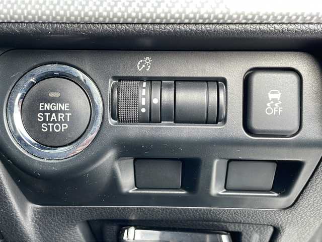 スバル レヴォーグ 1．6GT－S アイサイト 道東・釧路十勝 2015(平27)年 5.6万km クリスタルホワイトP 4WD/ターボ/アドバンストパッケージ/社外メモリナビ/（フルセグ・AM・FM・CD・DVD・BT）/バックカメラ/ETC/アイサイトVer3/追従クルーズコントロール/LEDヘッドランプ/オートライト/フォグランプ/純正18インチアルミ/革巻きステアリング/パドルシフト/パワーシート/USB電源