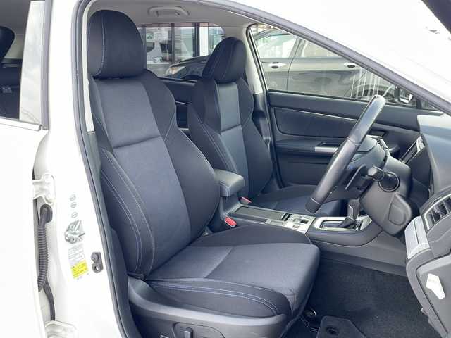 スバル レヴォーグ 1．6GT－S アイサイト 道東・釧路十勝 2015(平27)年 5.6万km クリスタルホワイトP 4WD/ターボ/アドバンストパッケージ/社外メモリナビ/（フルセグ・AM・FM・CD・DVD・BT）/バックカメラ/ETC/アイサイトVer3/追従クルーズコントロール/LEDヘッドランプ/オートライト/フォグランプ/純正18インチアルミ/革巻きステアリング/パドルシフト/パワーシート/USB電源