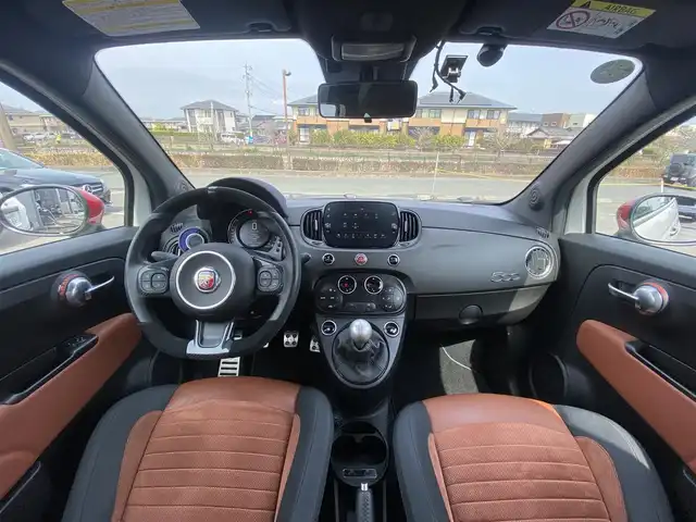 アバルト ５９５ コンペティツィオーネ 福岡県 2022(令4)年 1.4万km 白 ・1オーナー/・HDDナビ/USB/Bluetooth/AppleCarPlay/・バックカメラ/・ハーフレザーシート/・社外前後ドライブレコーダー/・ETC/・純正17AW/・パーキングアシスト/・オートライト/・左ハンドル/・保証書/・取扱説明書