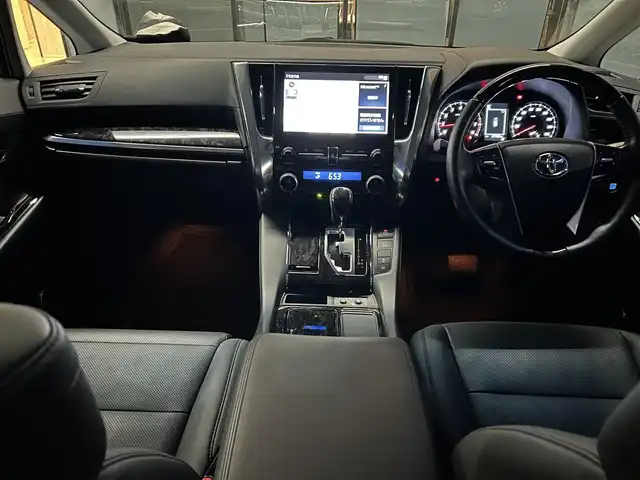 トヨタ アルファード S Cパッケージ 宮城県 2020(令2)年 2.8万km ブラック 登録時走行距離27990km/純正ディスプレイオーディオナビ/・CD/DVD/BT/USB/Miracast/サンルーフ/純正フリップダウンモニター/トヨタセーフティセンス/プリクラッシュセーフティ/レーンキープアシスト/オートマチックハイビーム/レーダークルーズコントロール/D席/N席エアシートヒーター/両側電動スライドドア/ステアリングヒーター/純正ドライブレコーダー/黒革シート/三眼LEDヘッドライト/クリアランスソナー/純正ETC2.0