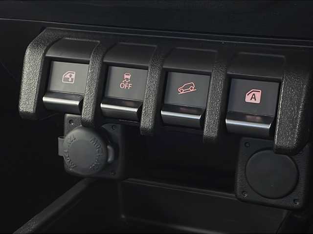 スズキ ジムニー XL 新潟県 2022(令4)年 0.8万km シフォンアイボリーM 社外ナビ　CD・DVD・Bluetooth/リフトアップ/社外ナビ/フルセグ/社外スターター/パートタイム4WD/アイドリングストップ/レーンキープアシスト/ダウンヒルアシストコントロール/社外前後バンパー/社外マフラー/TOYO OPENCOUNTRY  R/Tタイヤ