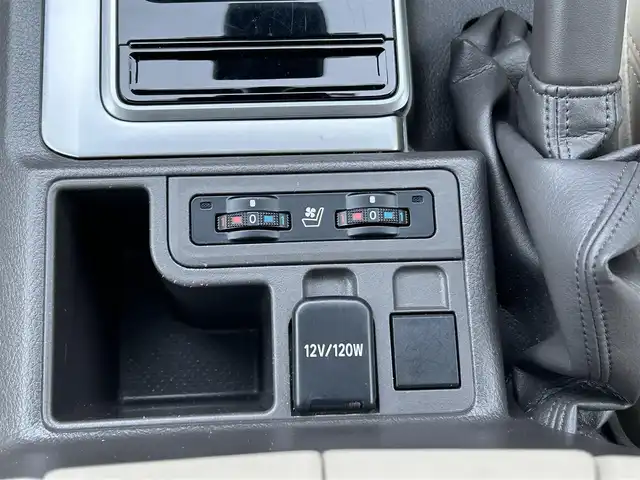 トヨタ ランドクルーザー プラド TX Lパッケージ 千葉県 2023(令5)年 1.5万km ホワイトパールクリスタルシャイン モデリスタエアロ【F/R/Rウイング】/サンルーフ/ベージュレザーシート/純正9インチSDナビ【NSZT-Y68T】/・CD/DVD/MSV/Bluetooth/フルセグ/バックカメラ/前席パワーシート/前席シートヒーター/前席シートベンチレーション/トヨタセーフティーセンス/・プリクラッシュセーフティー/・レーンディパーチャーアラート/・オートマチックハイビーム/・ロードサインアシスト/・アダプティブクルーズコントロール/スマートキー/コーナーセンサー/電動格納サードシート/純正19インチアルミホイール/ETC/純正LEDヘッドライト/フォグランプ/本革巻きステアリング/木目調パネル/ルーフレール/サイド＆カーテンエアバッグ/新車時保証書＆取扱説明書