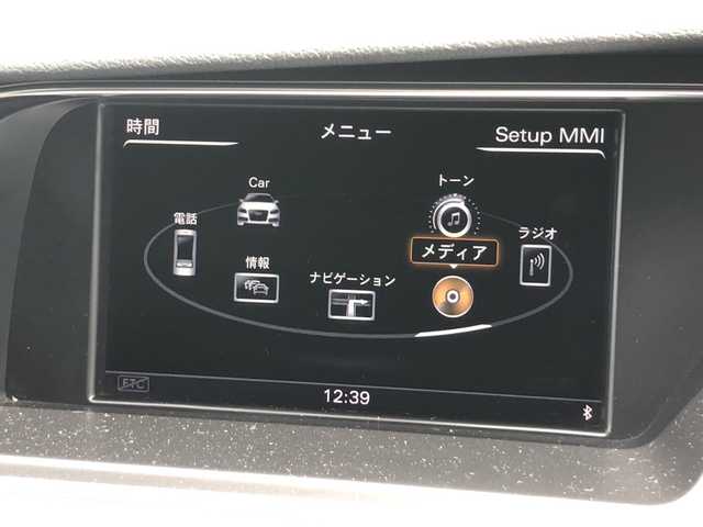アウディ Ａ４ 2．0 TFSI 愛媛県 2014(平26)年 3.8万km 白 メーカーオプションナビ/・CD/DVD/フルセグTV/Bluetooth/MSV/バックカメラ/アクティブレーンアシスト/ブレーキワーニング/サイドアシスタント/アダクティブクルーズコントロール/パーキングエイド/黒革シート/・パワーシート/・シートヒーター/パドルシフト/ビルトインETC/革巻きステアリング/HIDオートライト/アイドリングストップ/プッシュスタート/・スペアキー/取扱説明書