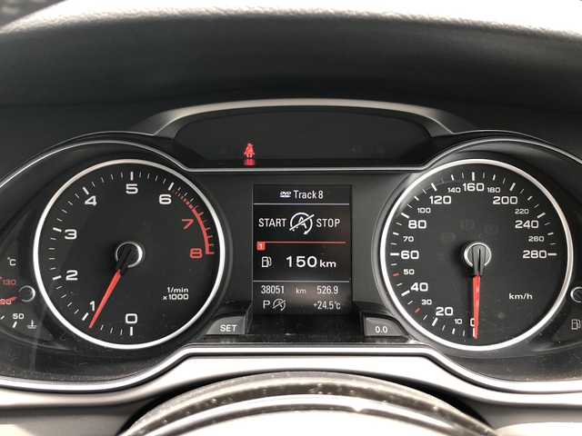 アウディ Ａ４ 2．0 TFSI 愛媛県 2014(平26)年 3.8万km 白 メーカーオプションナビ/・CD/DVD/フルセグTV/Bluetooth/MSV/バックカメラ/アクティブレーンアシスト/ブレーキワーニング/サイドアシスタント/アダクティブクルーズコントロール/パーキングエイド/黒革シート/・パワーシート/・シートヒーター/パドルシフト/ビルトインETC/革巻きステアリング/HIDオートライト/アイドリングストップ/プッシュスタート/・スペアキー/取扱説明書