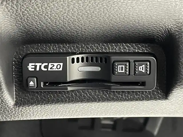 ホンダ ヴェゼル ハイブリッド e:HEV Z 群馬県 2025(令7)年 0.1万km未満 プラチナホワイトパール e:HEV Z　3VC4AG3　登録済未使用車　純正９インチナビ　バックカメラ　レーダークルーズコントロール　レーンキープアシスト　衝突軽減ブレーキ　ブラインドスポットモニター　オートマチックハイビーム　シートヒーター　ＥＴＣ