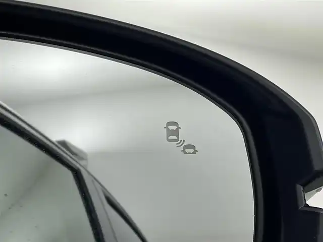 ホンダ ヴェゼル ハイブリッド e:HEV Z 群馬県 2025(令7)年 0.1万km未満 プラチナホワイトパール e:HEV Z　3VC4AG3　登録済未使用車　純正９インチナビ　バックカメラ　レーダークルーズコントロール　レーンキープアシスト　衝突軽減ブレーキ　ブラインドスポットモニター　オートマチックハイビーム　シートヒーター　ＥＴＣ