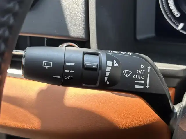三菱 アウトランダー ＰＨＥＶ P 宮城県 2022(令4)年 0.8万km 白 走行距離：８０７７ｋｍ/全方位カメラ/Ｓ－ＡＷＣ/・NORMAL/・SONW/・GRAVEL/・POWER/・ECO/・TARMAC/・MUD/ＢＯＳＥスピーカー/マイパイロット/・レーザークルーズコントロール/・車線維持支援機能/ヘッドアップディスプレイ/４ＷＤ/アラウンドビュー/Ｄ＋Ｎ席リフレッシュ機能/・マッサージ機能/標識認識システム/ＷＡＣ/デュアルエアコン/ＡＣ　１５００Ｗ/全席シートヒーター/今すぐ充電スイッチ/タイム充電スイッチ/追従付きクルーズコントロール/HDDナビ/サンルーフ/純正アルミホイール/純正フロアマット/オフロード走行サポートスイッチ/D＋N席パワーシート/D＋N席シートメモリー/EVモードボタン/充電ポートボタン（置くだけ充電）/車のインフォメーションボタン/ETC2.0/電動リアゲート/レザーシート/前後コーナーセンサー/フルセグ・BT・USB・AM・FM/ステアリングヒーター/アクティブブライアンドスポットアシスト/車線逸脱警報・防止支援/後側方車両検知警報・衝突防止支援/踏み間違い・前方衝突防止支援