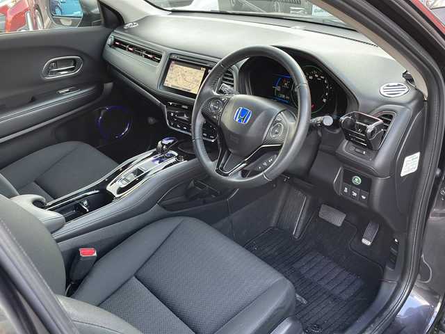 ホンダ ヴェゼル ハイブリッド X 青森県 2015(平27)年 7.8万km ルーセブラックM 4WD/純正メモリナビ・フルセグTV/CD・DVD・Bluetooth/バックカメラ/ビルトインETC/パドルシフト/ワイパーデアイサー/前席シートヒーター/あんしんパッケージ/衝突軽減ブレーキ/サイドカーテンエアバック/クルーズコントロール/LEDヘッドライト/フォグランプ/純正16インチアルミホイール/スマートキー/プッシュスタート