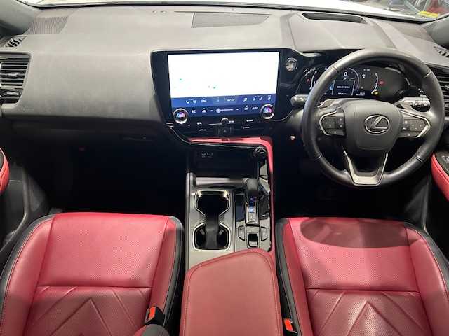 レクサス ＮＸ 250 バージョンL 宮城県 2022(令4)年 1.6万km ソニッククォーツ サンルーフ/レクサスセーフティシステム/・プリクラッシュセーフティ/・レーダークルーズコントロール/・レーントレーシングアシスト/・アクティブハイビームシステム/純正14インチナビ/バックカメラ/ビルトインETC2.0/ルーフレール/セーフティシステムプラス/ブラインドスポットモニター/ヘッドアップディスプレイ/パワーバッグドア/LEDヘッドランプ/オートライト/フォグランプ/フルセグTV/テレビキャンセラー/純正20インチアルミ/革巻きステアリング/ステアリングヒーター/パドルシフト/左右独立オートエアコン/赤革シート/シートヒーター/シートベンチレーション/パワーシート/メモリーシート/スマートエントリー