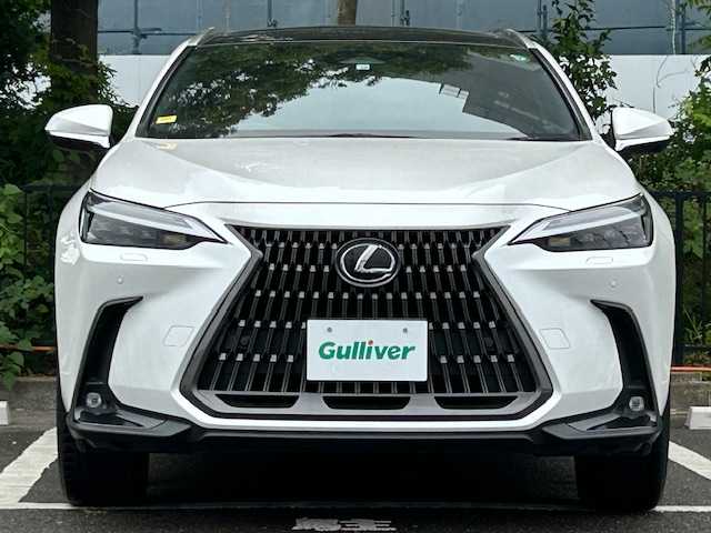 レクサス ＮＸ 250 バージョンL 宮城県 2022(令4)年 1.6万km ソニッククォーツ サンルーフ/レクサスセーフティシステム/・プリクラッシュセーフティ/・レーダークルーズコントロール/・レーントレーシングアシスト/・アクティブハイビームシステム/純正14インチナビ/バックカメラ/ビルトインETC2.0/ルーフレール/セーフティシステムプラス/ブラインドスポットモニター/ヘッドアップディスプレイ/パワーバッグドア/LEDヘッドランプ/オートライト/フォグランプ/フルセグTV/テレビキャンセラー/純正20インチアルミ/革巻きステアリング/ステアリングヒーター/パドルシフト/左右独立オートエアコン/赤革シート/シートヒーター/シートベンチレーション/パワーシート/メモリーシート/スマートエントリー