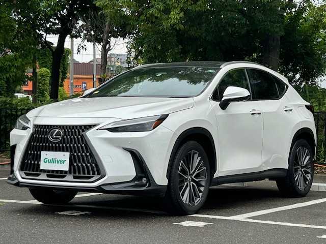 レクサス ＮＸ 250 バージョンL 宮城県 2022(令4)年 1.6万km ソニッククォーツ サンルーフ/レクサスセーフティシステム/・プリクラッシュセーフティ/・レーダークルーズコントロール/・レーントレーシングアシスト/・アクティブハイビームシステム/純正14インチナビ/バックカメラ/ビルトインETC2.0/ルーフレール/セーフティシステムプラス/ブラインドスポットモニター/ヘッドアップディスプレイ/パワーバッグドア/LEDヘッドランプ/オートライト/フォグランプ/フルセグTV/テレビキャンセラー/純正20インチアルミ/革巻きステアリング/ステアリングヒーター/パドルシフト/左右独立オートエアコン/赤革シート/シートヒーター/シートベンチレーション/パワーシート/メモリーシート/スマートエントリー
