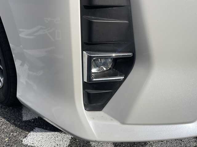 トヨタ ノア ハイブリッド Si 広島県 2017(平29)年 3.5万km ホワイトパールクリスタルシャイン 純正9インチナビ/(フルセグTV/CD/DVD/BT/AM/FM)/フリップダウンモニター/バックカメラ/衝突被害軽減システム/車線逸脱警報/クルーズコントロール/横滑り防止装置/ETC/アイドリングストップ/LEDヘッドライト/フォグランプ/オートライト/ウィンカーミラー/電動格納ミラー/純正１６インチAW/シートヒーター/シートリフター/プッシュスタート/スマートキー/フロアマット/ドアバイザー/スペアキー/取扱説明書/保証書