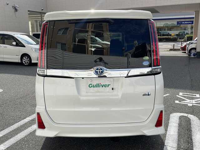 トヨタ ノア ハイブリッド Si 広島県 2017(平29)年 3.5万km ホワイトパールクリスタルシャイン 純正9インチナビ/(フルセグTV/CD/DVD/BT/AM/FM)/フリップダウンモニター/バックカメラ/衝突被害軽減システム/車線逸脱警報/クルーズコントロール/横滑り防止装置/ETC/アイドリングストップ/LEDヘッドライト/フォグランプ/オートライト/ウィンカーミラー/電動格納ミラー/純正１６インチAW/シートヒーター/シートリフター/プッシュスタート/スマートキー/フロアマット/ドアバイザー/スペアキー/取扱説明書/保証書