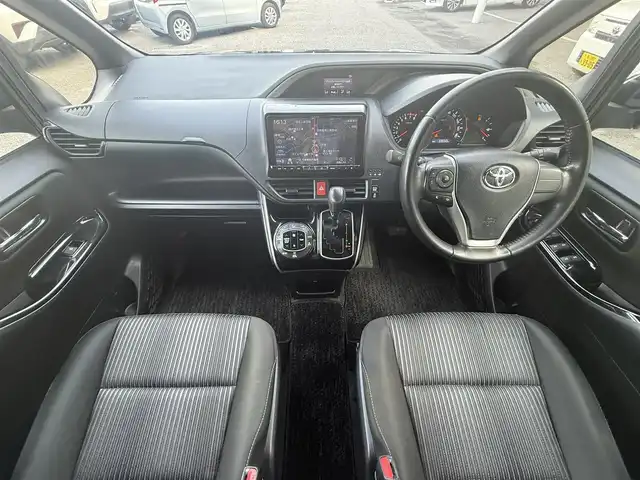 トヨタ ヴォクシー ZS 煌Ⅱ 千葉県 2020(令2)年 3.3万km ブラッキッシュアゲハガラスフレーク ALPINE製メモリナビ（Bluetooth/AM/FM/CD/DVD)/フルセグTV/バックカメラ/ドライブレコーダー/ETC/ALPINE製フリップダウンモニター/両側パワースライドドア/クルーズコントロール/衝突軽減ブレーキ/レーンキープアシスト/横滑り防止装置/フォグランプ/LEDヘッドライト/純正アルミホイル