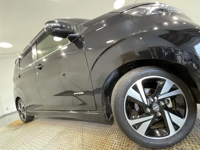 日産 デイズ ハイウェイスターG ターボ 愛知県 2021(令3)年 1.5万km ブラック 純正９インチナビ　/（Bluetooth/フルセグTV/CD・DVD再生/SD/FM/AM)/アラウンドビューモニター　/エマージェンシーブレーキ　/車線逸脱警報　/ソナー　/ＬＥＤヘッドライト/LEDフォグランプ　/ＵＳＢ接続　/アイドリングストップ　/ドライブレコーダー　/プッシュスタート　/　　-スマートキー/先行車発進告知/横滑り防止