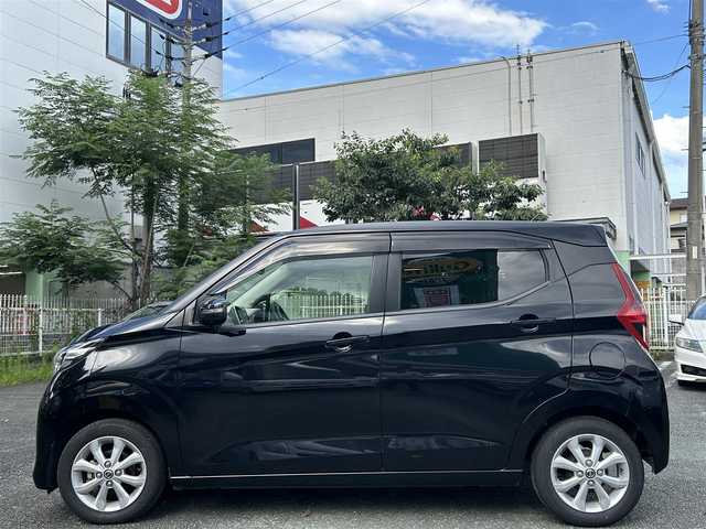 日産 デイズ X 熊本県 2019(平31)年 3.9万km ブラック 衝突軽減ブレーキ/プッシュスタート/純正ナビ/（CD・DVD・フルセグTV・BTオーディオ・SD）/アラウンドビューモニター/ドライブレコーダー/純正14インチAW/オートライト/前後コーナーセンサー/横滑り防止装置/ウィンカーミラー/純正フロアマット/純正ドアバイザー/新車保証書/取扱説明書/スマートスペアキー×1本