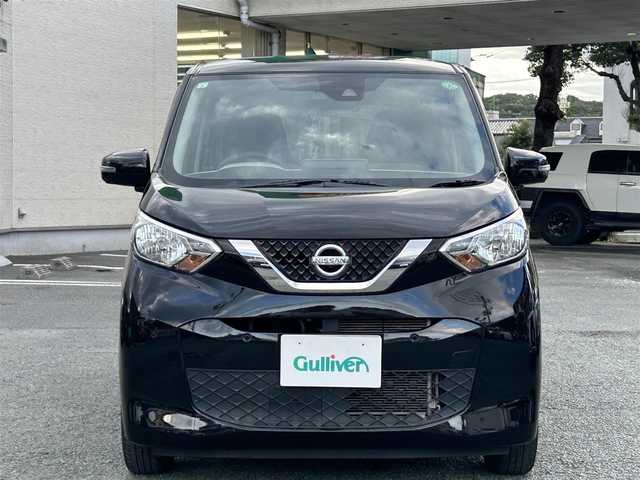日産 デイズ X 熊本県 2019(平31)年 3.9万km ブラック 衝突軽減ブレーキ/プッシュスタート/純正ナビ/（CD・DVD・フルセグTV・BTオーディオ・SD）/アラウンドビューモニター/ドライブレコーダー/純正14インチAW/オートライト/前後コーナーセンサー/横滑り防止装置/ウィンカーミラー/純正フロアマット/純正ドアバイザー/新車保証書/取扱説明書/スマートスペアキー×1本