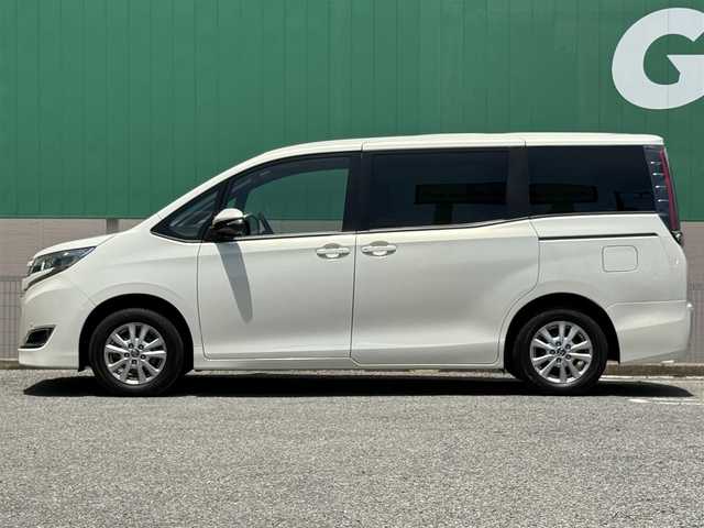 トヨタ ノア G 千葉県 2018(平30)年 1.6万km ラグジュアリーホワイトパールクリスタルシャインガラスフレーク 純正ナビ/フリップダウンモニター/クルーズコントロール/両側パワースライドドア/ドライブレコーダー/バックカメラ/ETC2.0/フルセグTV/CD/DVD/BT/USB/レーンキープアシスト/衝突軽減システム/オートハイビーム/オートライト/LEDヘッドライト/スマートキー/プッシュスタート
