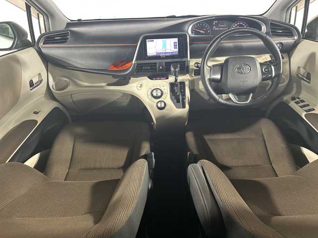 トヨタ シエンタ G 福岡県 2018(平30)年 6万km ホワイトパールクリスタルシャイン ・社外ナビ　/（ＡＭ　ＦＭ　ＣＤ　ＤＶＤ　ＢＴ　ＵＳＢ　ＳＤ　ＩＰＯＤ）/・バックカメラ　/・ＥＴＣ　/・フルセグＴＶ　/・両側パワスラ　/・横滑り防止　/・衝突軽減システム　/・レーンキープアシスト　/・オートライト　/・オートハイビーム/・純正フロアマット/・純正15インチアルミ
