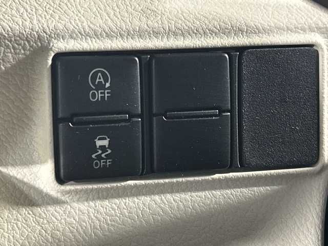 トヨタ シエンタ G 福岡県 2018(平30)年 6万km ホワイトパールクリスタルシャイン ・社外ナビ　/（ＡＭ　ＦＭ　ＣＤ　ＤＶＤ　ＢＴ　ＵＳＢ　ＳＤ　ＩＰＯＤ）/・バックカメラ　/・ＥＴＣ　/・フルセグＴＶ　/・両側パワスラ　/・横滑り防止　/・衝突軽減システム　/・レーンキープアシスト　/・オートライト　/・オートハイビーム/・純正フロアマット/・純正15インチアルミ