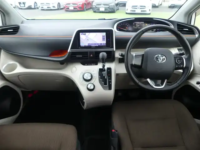 トヨタ シエンタ G 千葉県 2018(平30)年 6万km ホワイトパールクリスタルシャイン Toyota Safety Sense/・プリクラッシュセーフティ/・レーンディパーチャーアラート/・オートハイビーム/両側パワースライドドア/社外メモリーナビ/地デジTV/【DVD/CD再生機能　Bluetooth接続】/バックカメラ/革巻きステアリング/ETC/LEDヘッドライト/フォグライト/ウインカーミラー/純正15インチアルミホイル/スマートキー