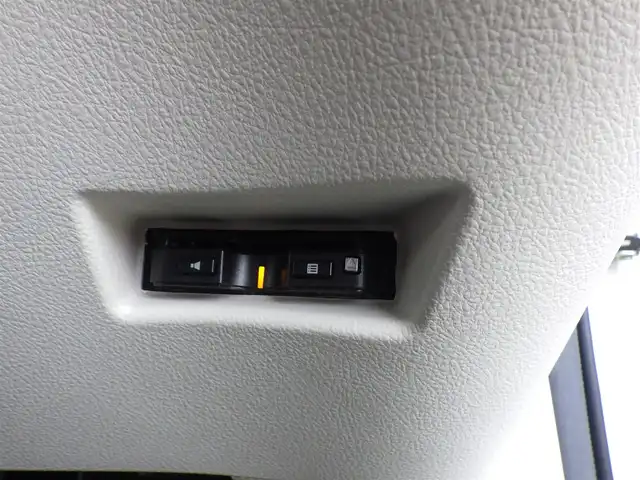 トヨタ シエンタ G 千葉県 2018(平30)年 6万km ホワイトパールクリスタルシャイン Toyota Safety Sense/・プリクラッシュセーフティ/・レーンディパーチャーアラート/・オートハイビーム/両側パワースライドドア/社外メモリーナビ/地デジTV/【DVD/CD再生機能　Bluetooth接続】/バックカメラ/革巻きステアリング/ETC/LEDヘッドライト/フォグライト/ウインカーミラー/純正15インチアルミホイル/スマートキー