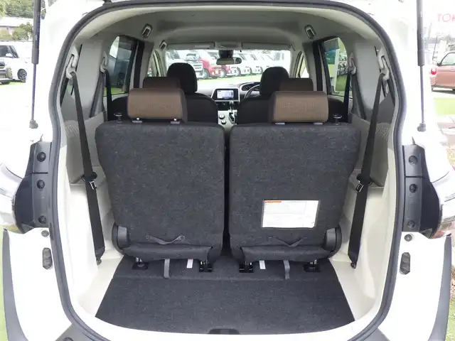 トヨタ シエンタ G 千葉県 2018(平30)年 6万km ホワイトパールクリスタルシャイン Toyota Safety Sense/・プリクラッシュセーフティ/・レーンディパーチャーアラート/・オートハイビーム/両側パワースライドドア/社外メモリーナビ/地デジTV/【DVD/CD再生機能　Bluetooth接続】/バックカメラ/革巻きステアリング/ETC/LEDヘッドライト/フォグライト/ウインカーミラー/純正15インチアルミホイル/スマートキー