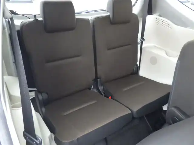 トヨタ シエンタ G 千葉県 2018(平30)年 6万km ホワイトパールクリスタルシャイン Toyota Safety Sense/・プリクラッシュセーフティ/・レーンディパーチャーアラート/・オートハイビーム/両側パワースライドドア/社外メモリーナビ/地デジTV/【DVD/CD再生機能　Bluetooth接続】/バックカメラ/革巻きステアリング/ETC/LEDヘッドライト/フォグライト/ウインカーミラー/純正15インチアルミホイル/スマートキー