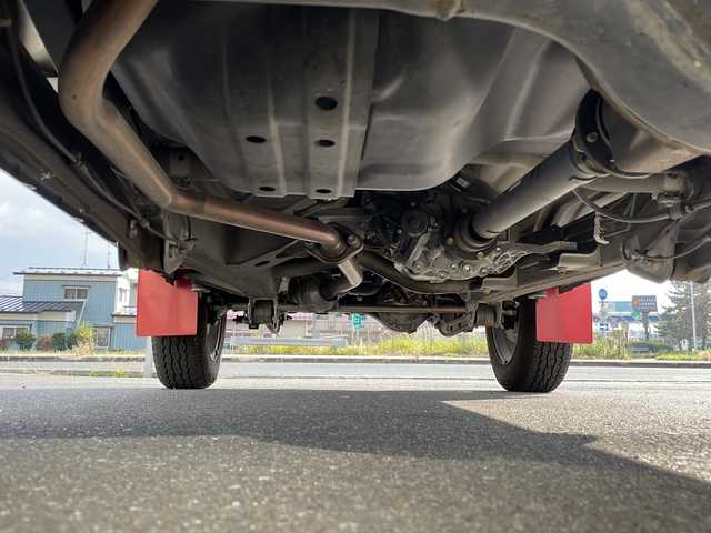 スズキ ジムニー クロスアドベンチャー 青森県 2014(平26)年 4.5万km ブルーイッシュブラックパール3 ・4WD/・黒×赤レザーシート/・社外SDナビ/　　（ワンセグTV/CD/SD)/・マッドフラップ/・バックカメラ/・フォグライト/・ウィンカーミラー/・純正マフラー積込/・純正フロントグリル積込/・運転席シートヒーター/・前後ドライブレコーダー/・背面タイヤ（ハードカバー）/・キーレスエントリー/・ETC/・ドアバイザー