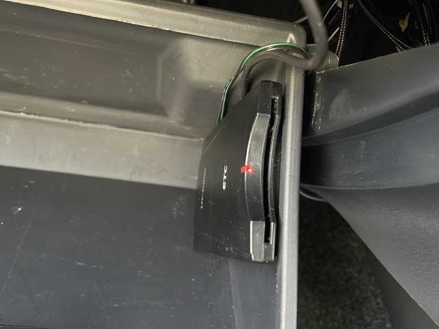 スズキ ジムニー クロスアドベンチャー 青森県 2014(平26)年 4.5万km ブルーイッシュブラックパール3 ・4WD/・黒×赤レザーシート/・社外SDナビ/　　（ワンセグTV/CD/SD)/・マッドフラップ/・バックカメラ/・フォグライト/・ウィンカーミラー/・純正マフラー積込/・純正フロントグリル積込/・運転席シートヒーター/・前後ドライブレコーダー/・背面タイヤ（ハードカバー）/・キーレスエントリー/・ETC/・ドアバイザー